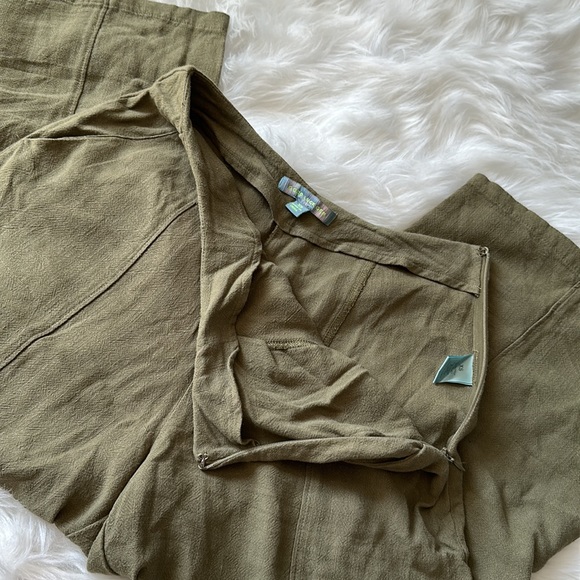 Green Cropped Wide Leg Pants - Picture 4 of 7